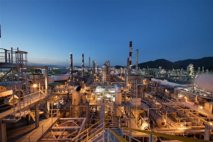Lotte Chemical, HD Hyundai seek big deal via merger of naphtha cracking facilities